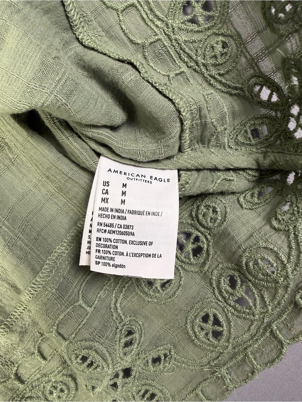 American Eagle Sage Green Textured Eyelet Cropped Top Size Medium 100% Cotton - Picture 8 of 12